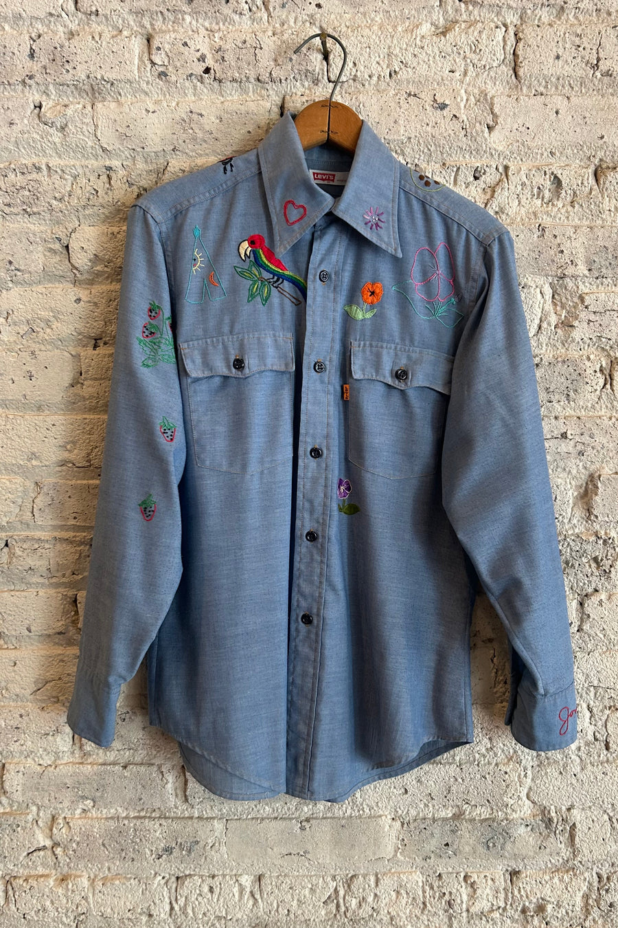 Wesley Supply Co 1970's Levi's Hand Embroidered Parrot Chambray Shirt in Light Blue - Notre