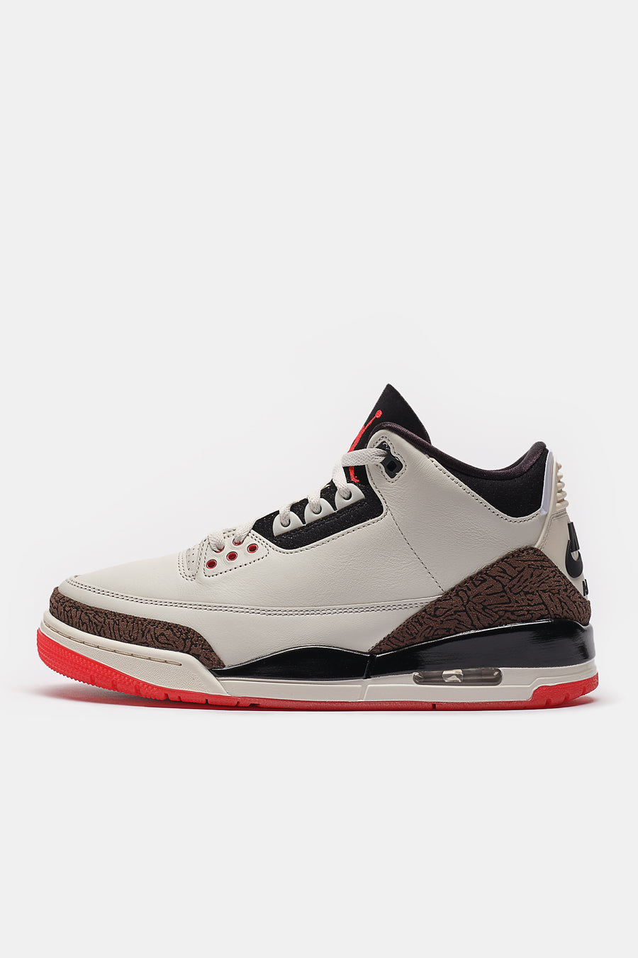 Jordan Air Jordan 3 Retro Sneaker in Sail/Black/University Red/Pale Ivory - Notre