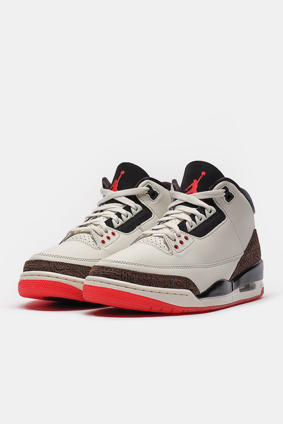 Jordan Air Jordan 3 Retro Sneaker in Sail/Black/University Red/Pale Ivory - Notre