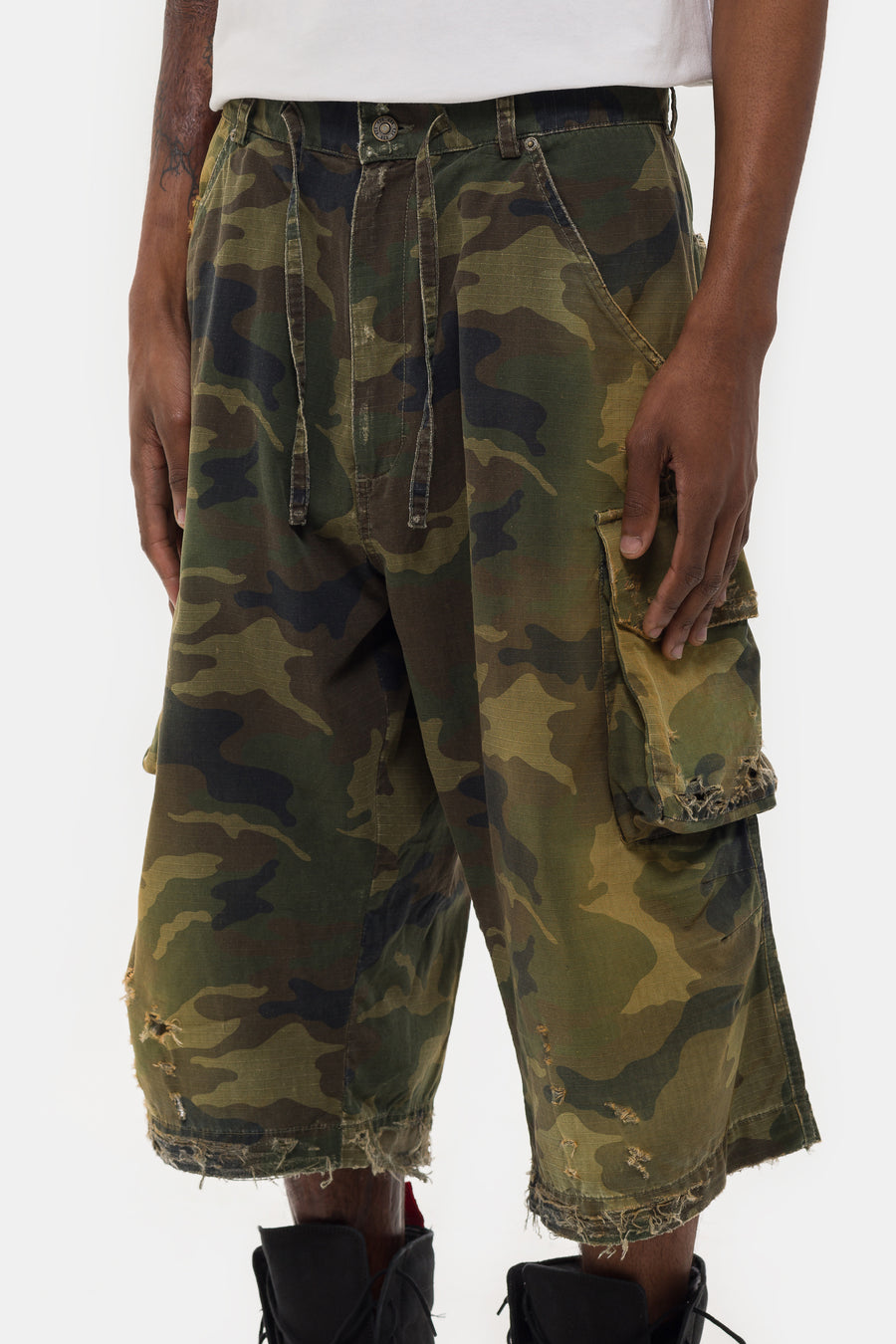 424 Washed Bermuda Shorts in Camo - Notre