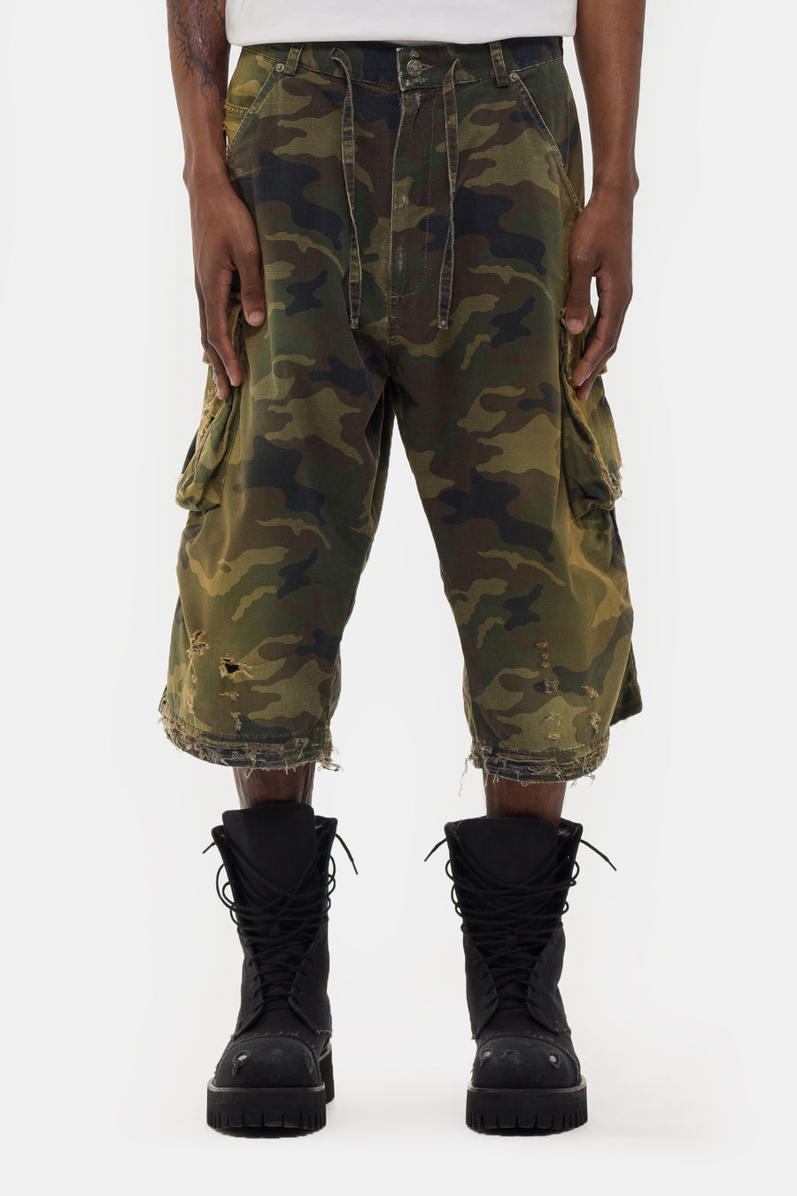 424 Washed Bermuda Shorts in Camo - Notre