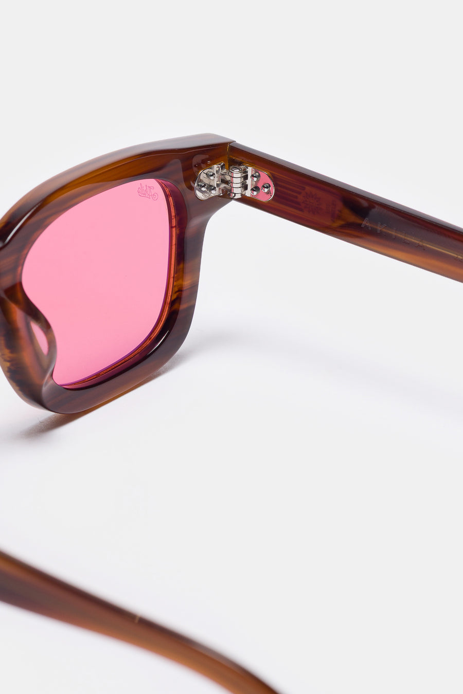 Akila Ascent Sunglasses in Havana/Rose - Notre