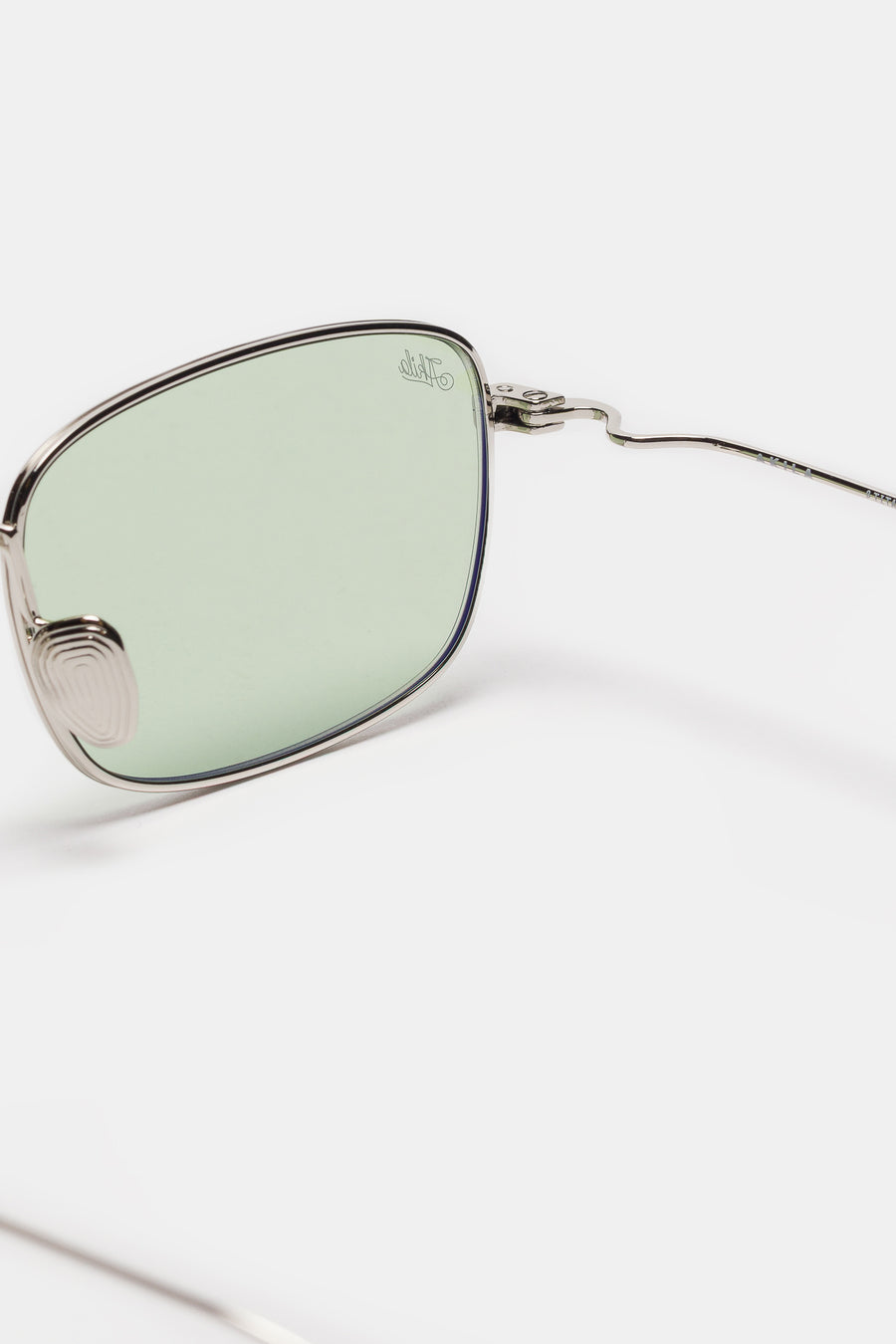 Akila Grace Sunglasses in Silver/Lt Green - Notre