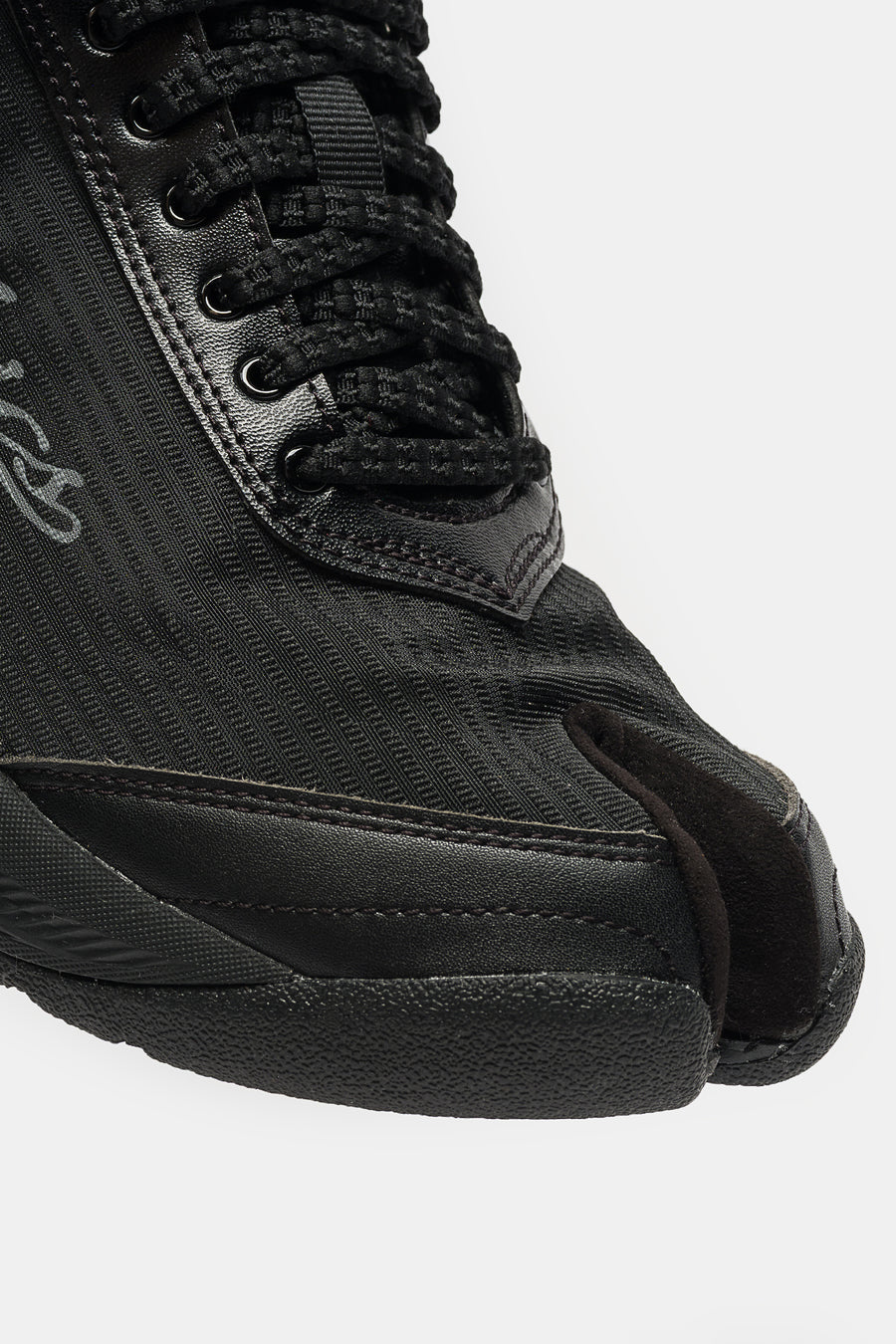 ASICS Kiko Kostadinov Ilargi FF Sneaker in Carbon - Notre