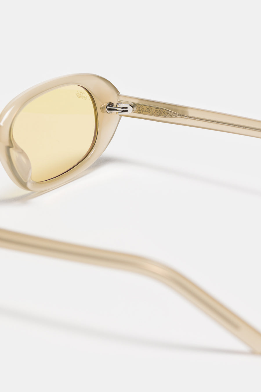 Akila Blossom Sunglasses in Beige/Yellow - Notre