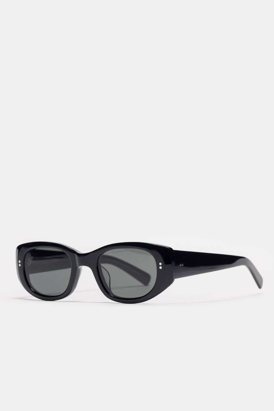 Akila Silvia Sunglasses in Black/Black - Notre