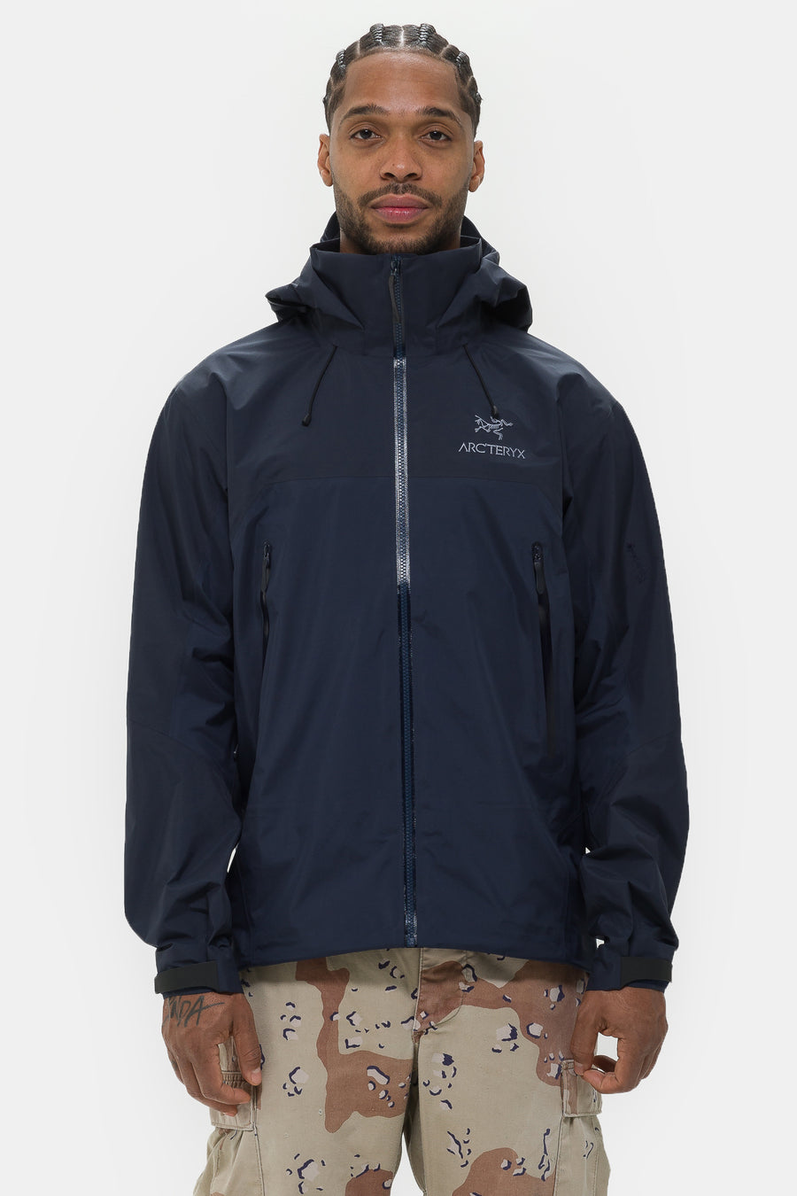 Arc'teryx Beta AR Jacket in Black Sapphire - Notre