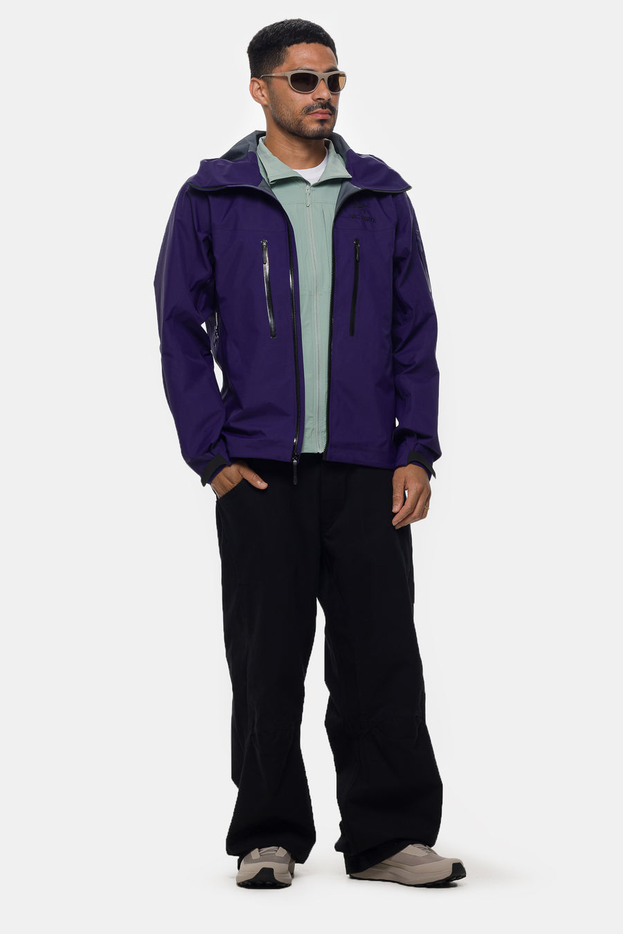Arc'teryx Alpha SV Jacket in Soulsonic/Black - Notre