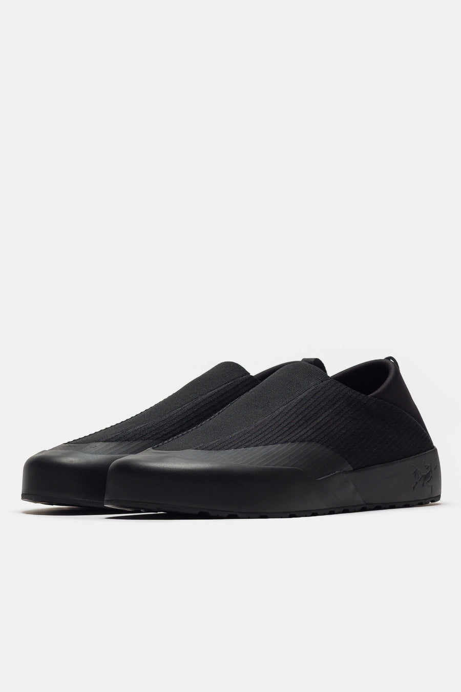 Arc'teryx Kragg Sneaker in Black/Black - Notre