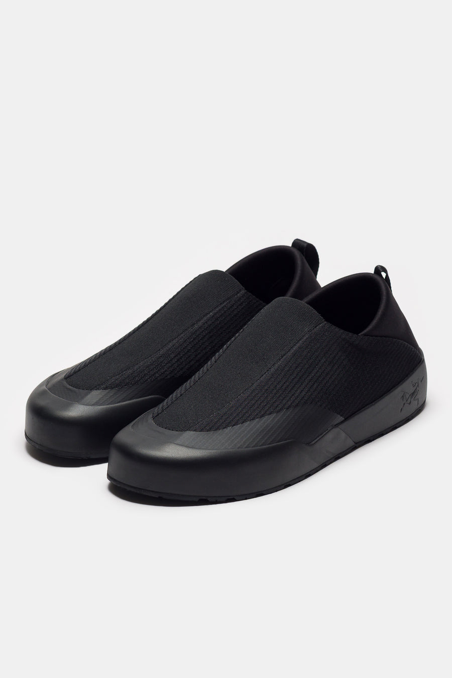 Arc'teryx Kragg Sneaker in Black/Black - Notre