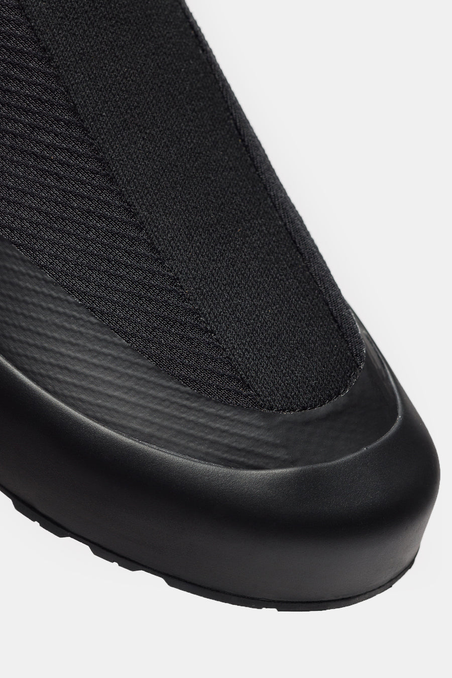 Arc'teryx Kragg Sneaker in Black/Black - Notre