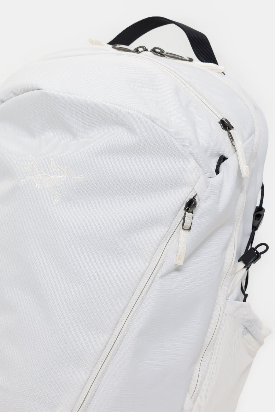 Arc'teryx Mantis 26 Backpack in Arctic Silk - Notre