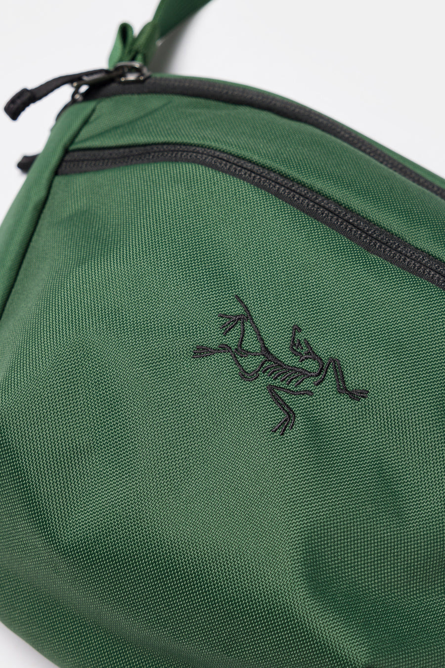 Arc'teryx Mantis 2 Waist Pack in Eden/Black - Notre