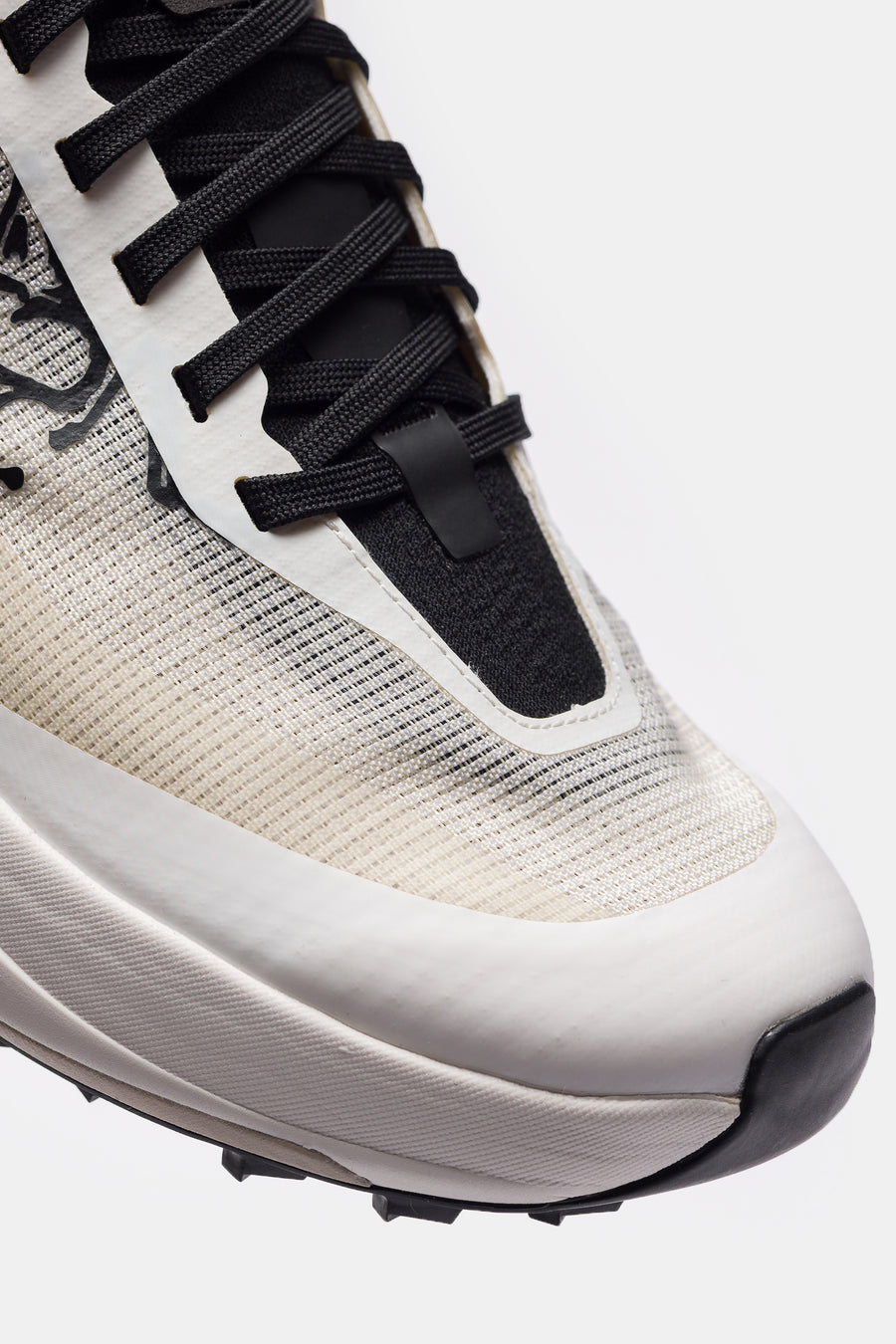 Arc'teryx Sylan Pro Sneaker in Black/Arctic Silk - Notre