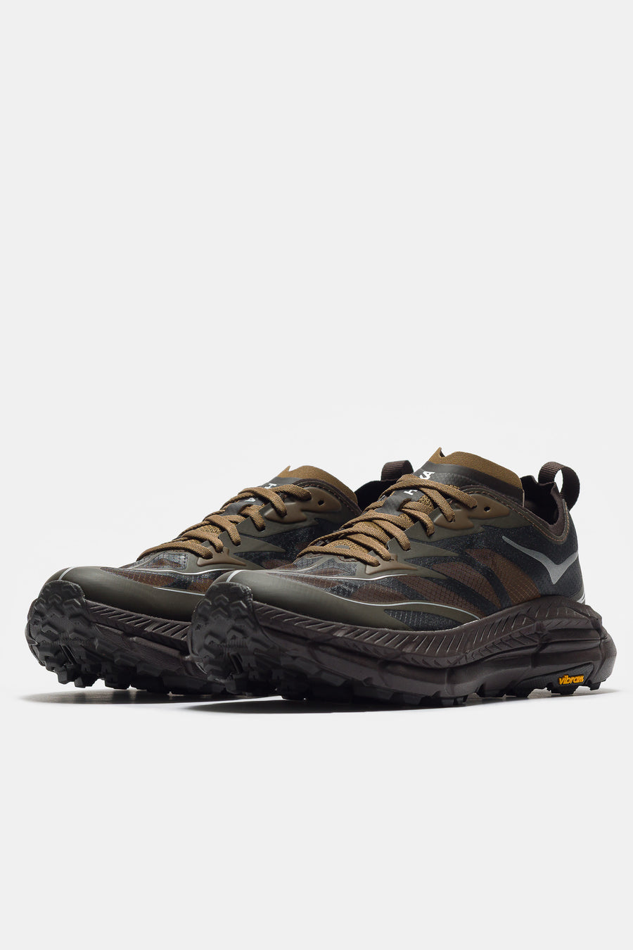 HOKA Mafate Speed 4 Lite Sneaker in Tree Bark/Cast Iron - Notre