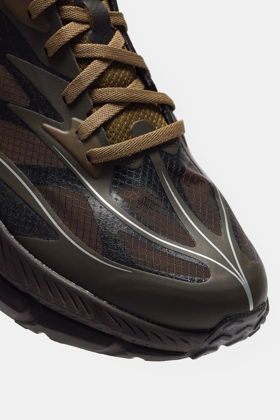 HOKA Mafate Speed 4 Lite Sneaker in Tree Bark/Cast Iron - Notre