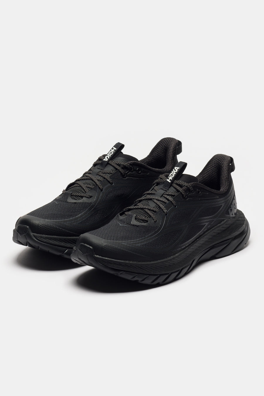 HOKA Mach Remastered Sneaker in Obsidian/Obsidian - Notre