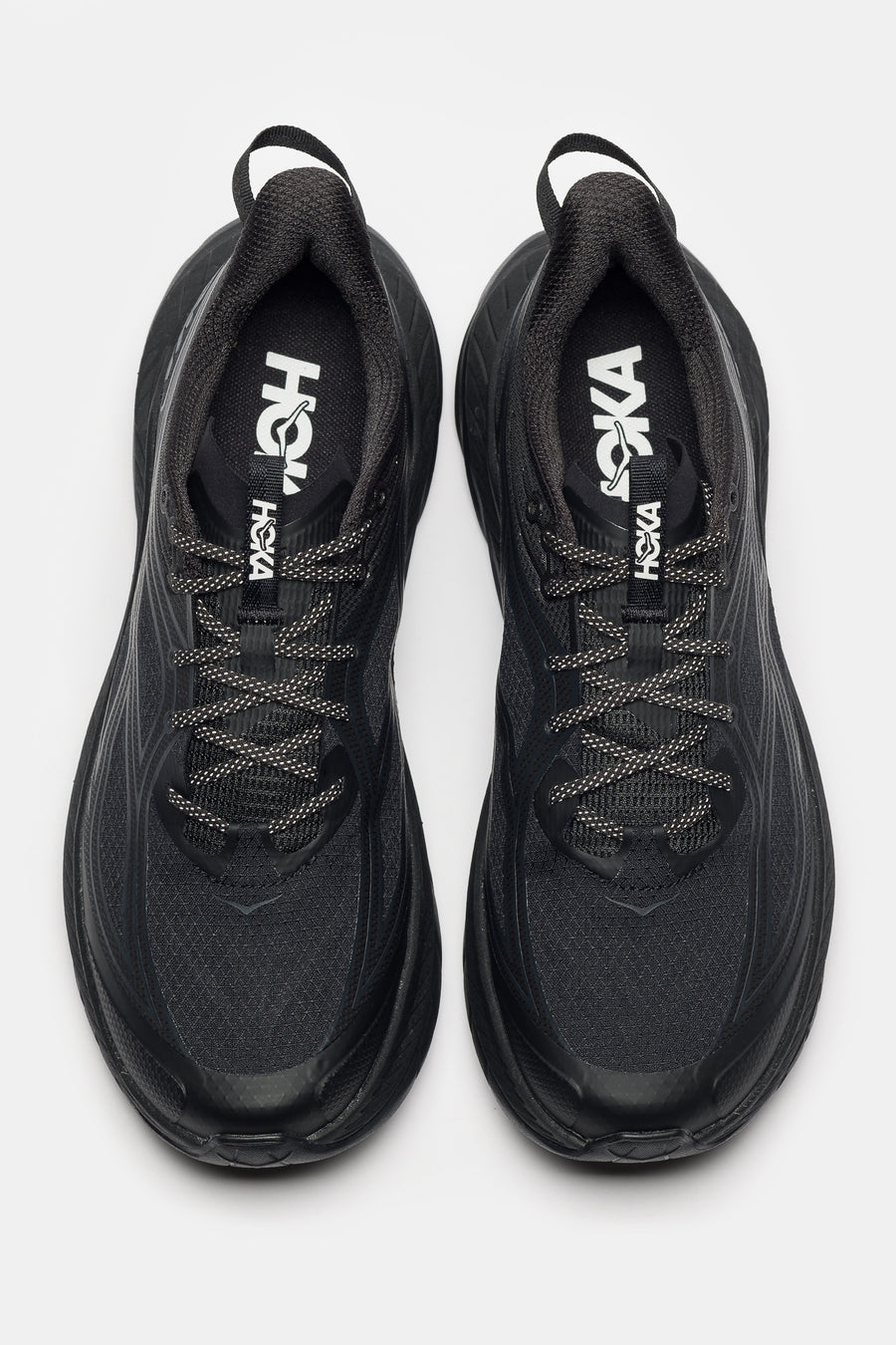 HOKA Mach Remastered Sneaker in Obsidian/Obsidian - Notre