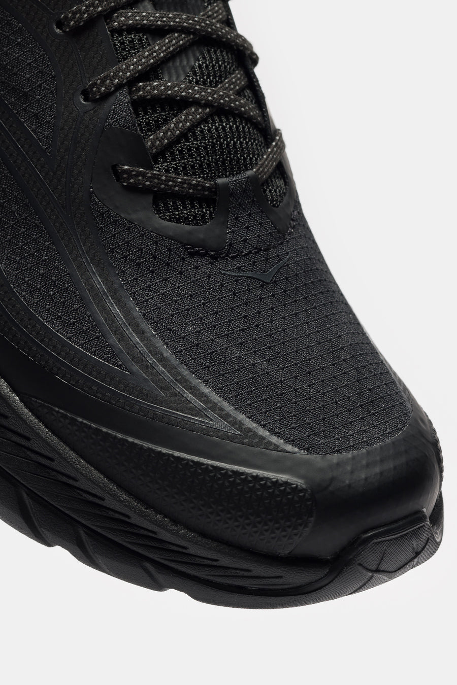 HOKA Mach Remastered Sneaker in Obsidian/Obsidian - Notre