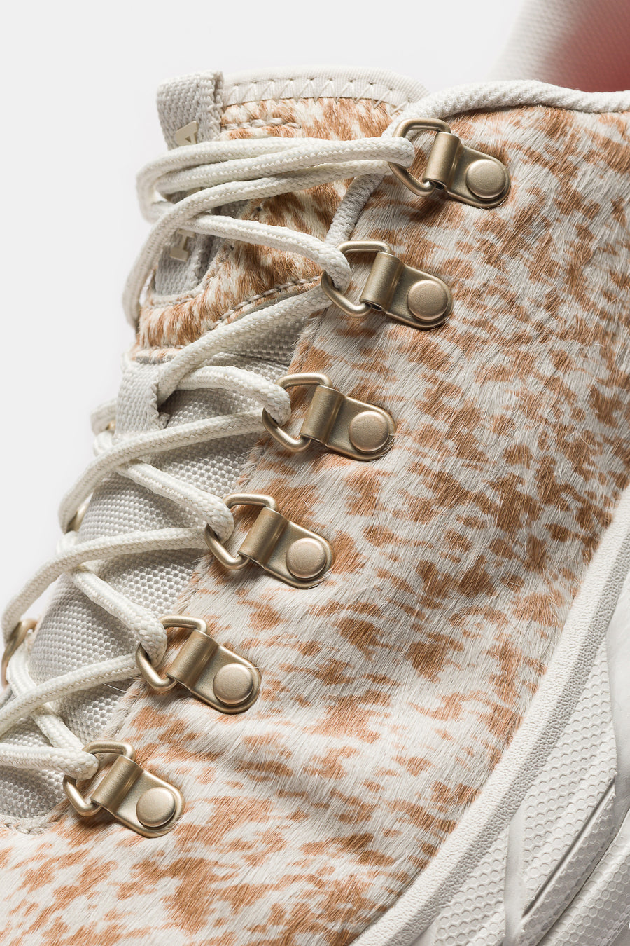 HOKA Tor Summit Sneaker in White Onyx - Notre