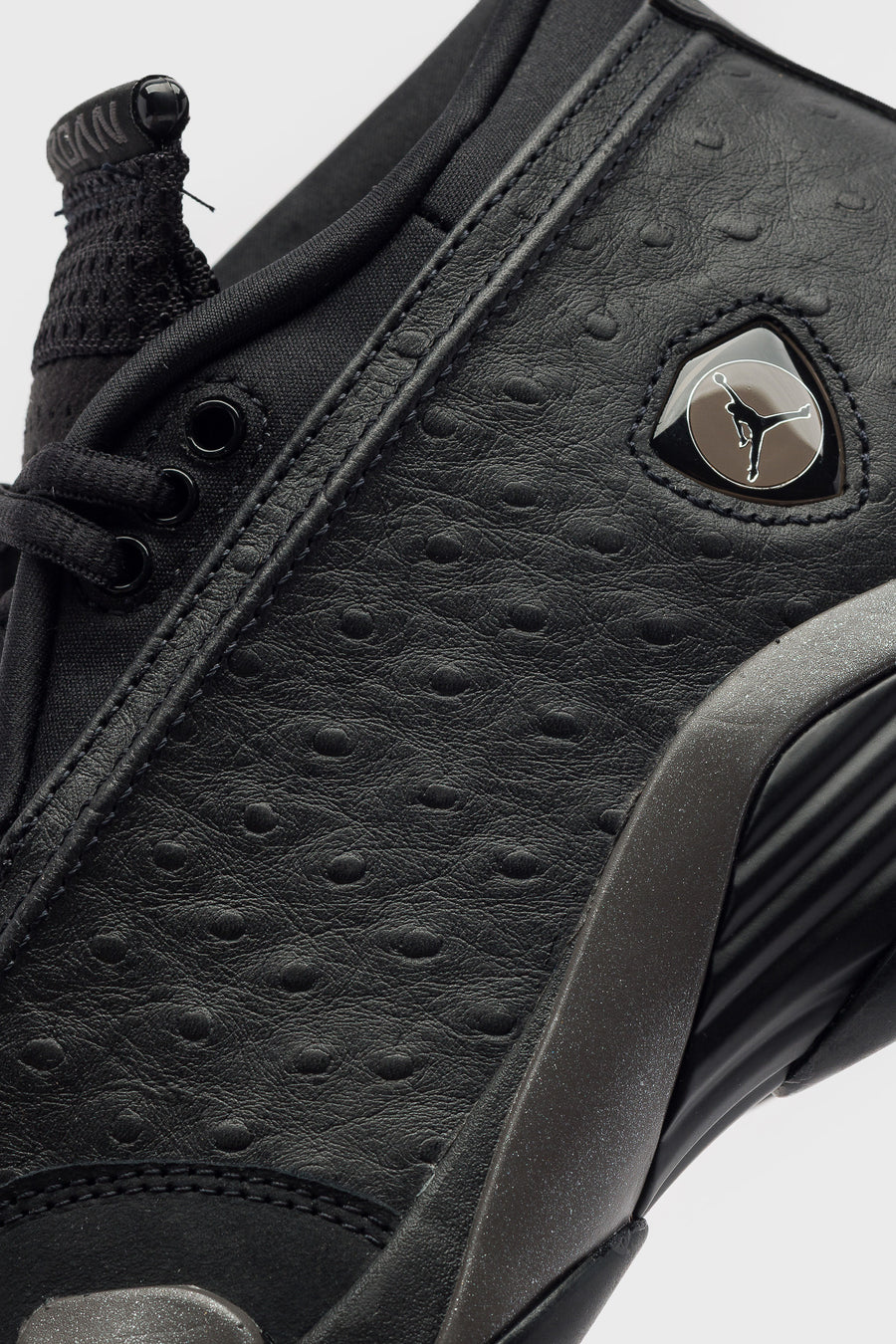Jordan Air Jordan XIV Low Sneaker in Black/Medium Ash - Notre