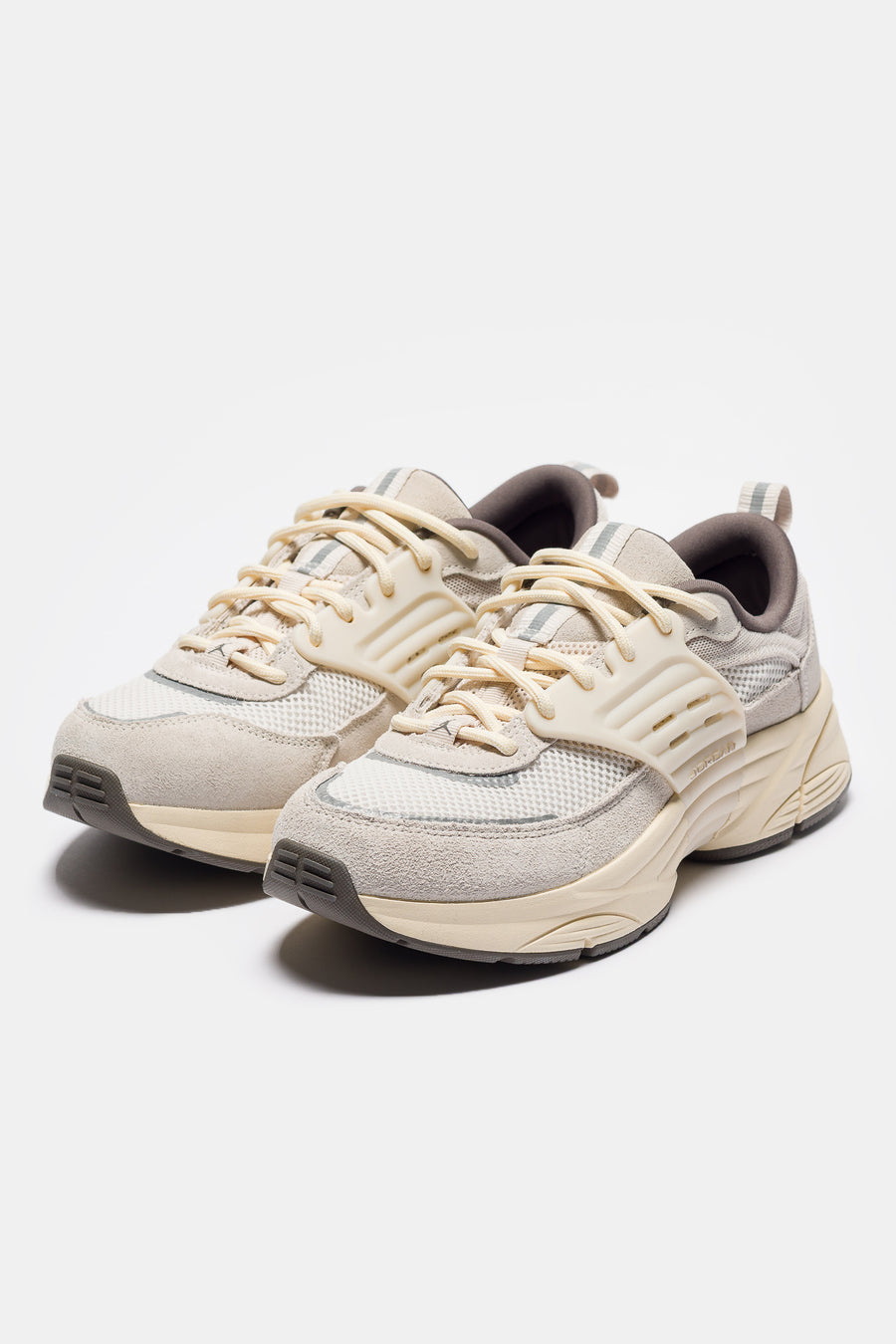 Jordan Trunner O/S Sneaker in Lt Orewood Brown/Ridge Rock/Phantom/Muslin - Notre