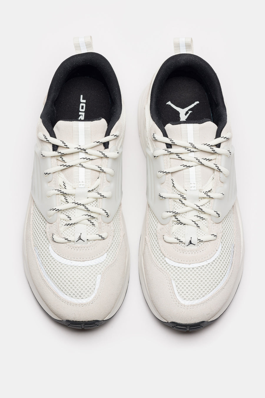 Jordan Trunner O/S Sneaker in Sail/Black/Sail - Notre