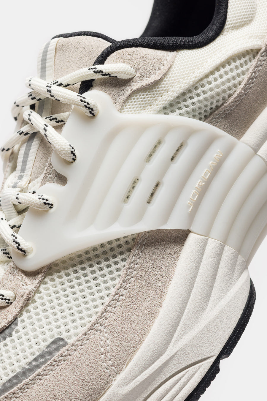 Jordan Trunner O/S Sneaker in Sail/Black/Sail - Notre
