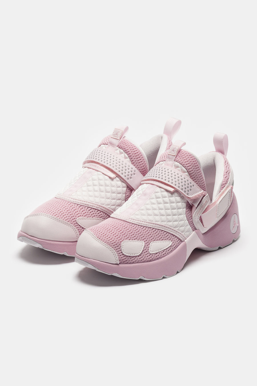 Jordan Trunner LX Sneaker in Iced Carmine/Iced Carmine/Pearl Pink - Notre