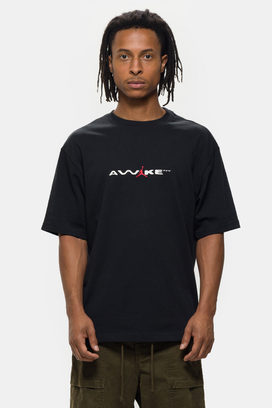 Jordan Awake NY T-Shirt in Black/White/University Red - Notre