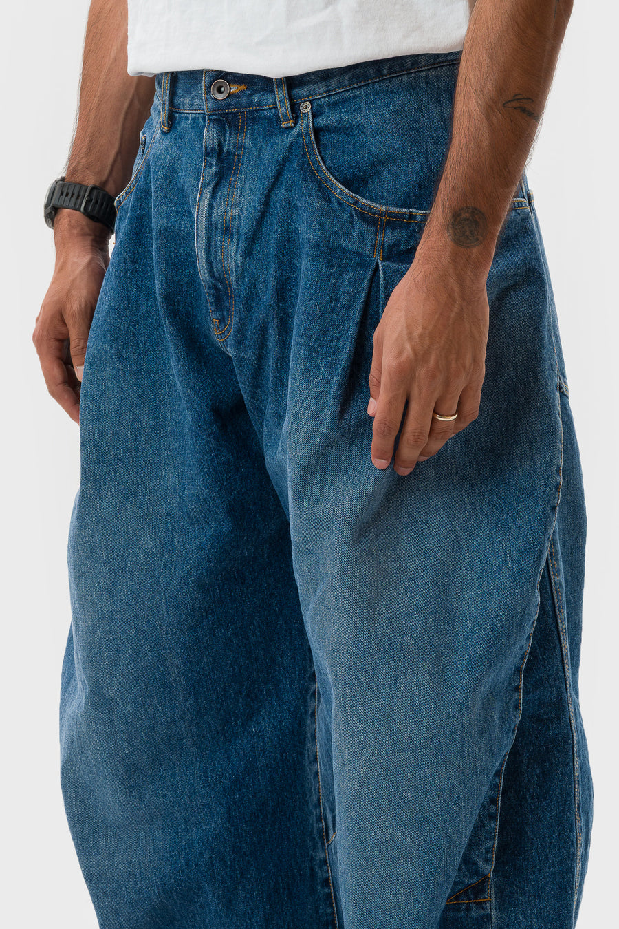 Khoki 3D Cutting Denim Pant in Indigo - Notre