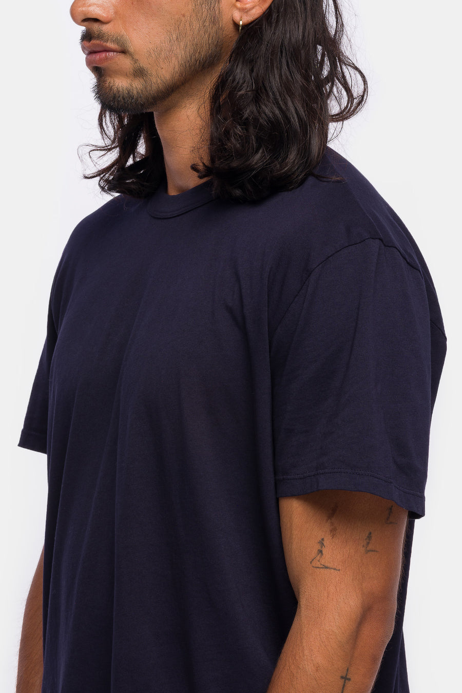 Les Tien Lightweight Binded Neck T-Shirt in Navy - Notre