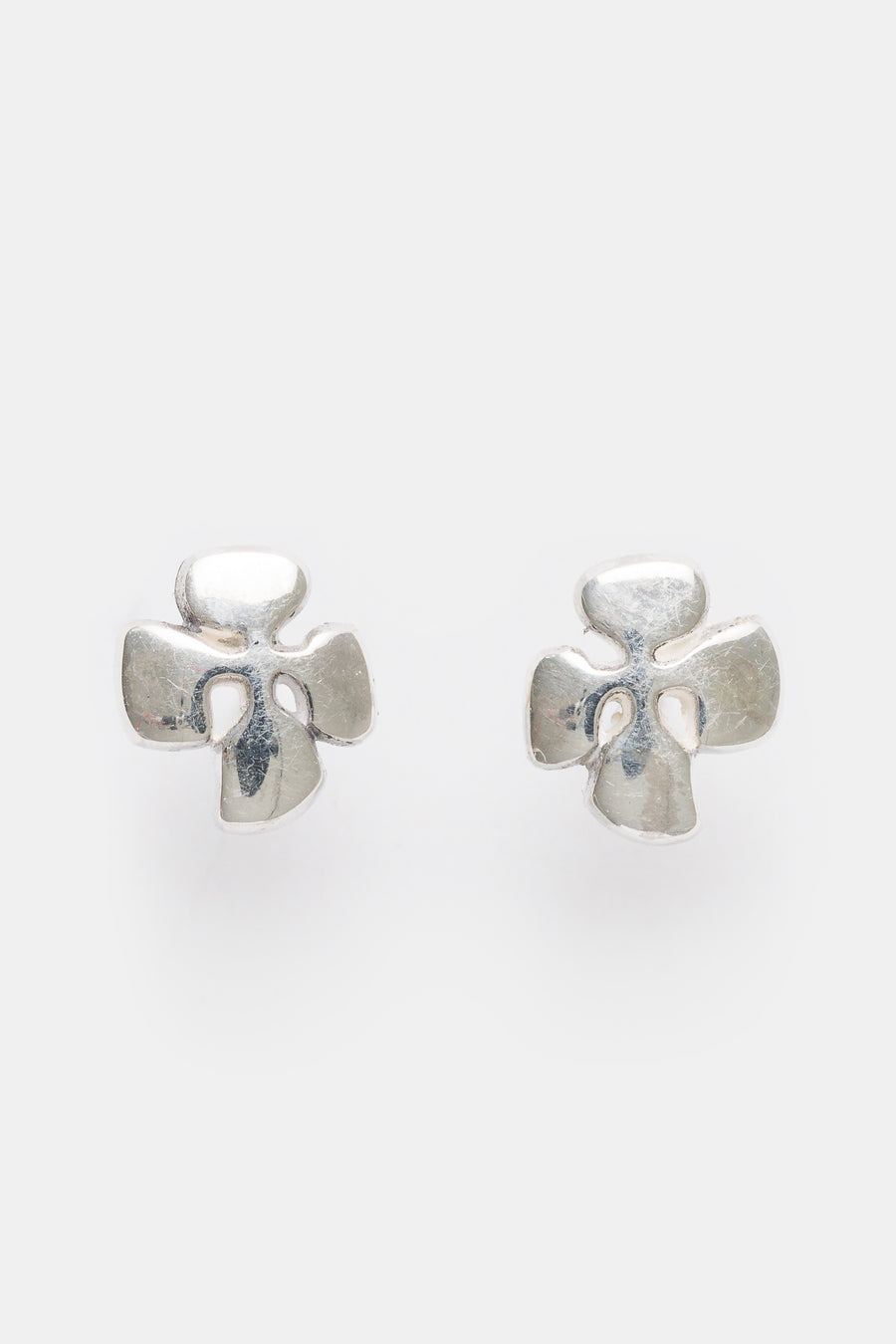 MAPLE Cross Stud Earrings in Silver - Notre
