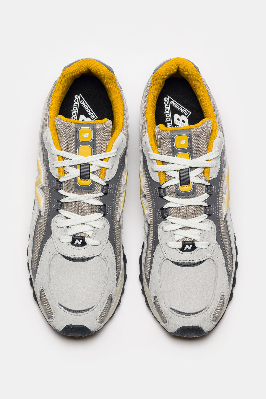 New Balance 204L Sneaker in Raincloud/Baroque Gold - Notre