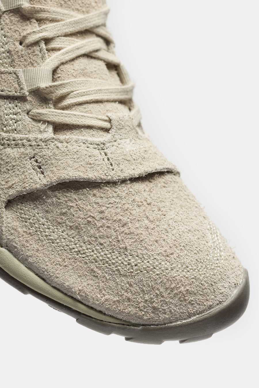 New Balance MT10 Sneaker in Shipyard/Dockside - Notre