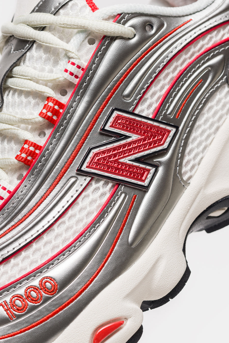 New Balance Thisisneverthat 1000 Sneaker in Silver/Valiant Poppy - Notre