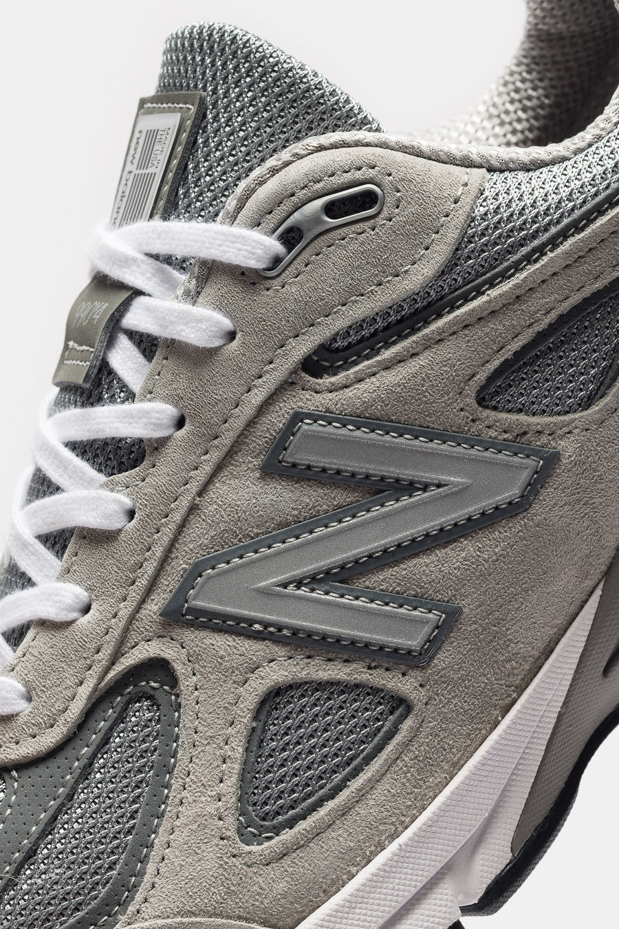 New Balance Made in USA 990 V4 Sneaker in Grey/Silver - Notre