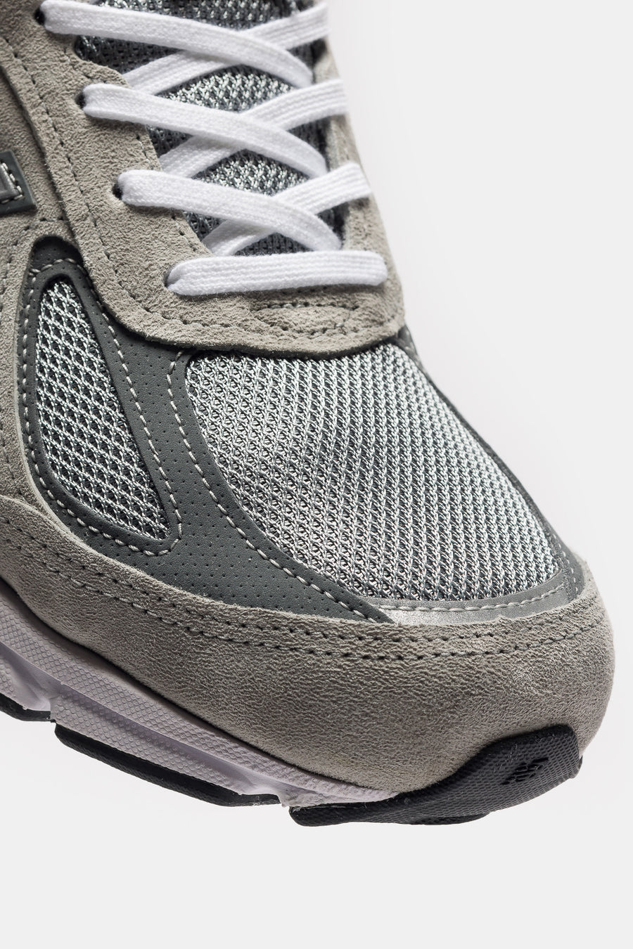 New Balance Made in USA 990 V4 Sneaker in Grey/Silver - Notre