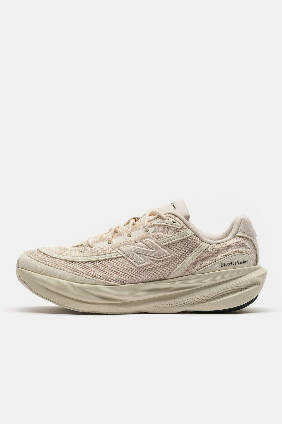 New Balance District Vision 1080v15 Sneaker in Linen/Black - Notre