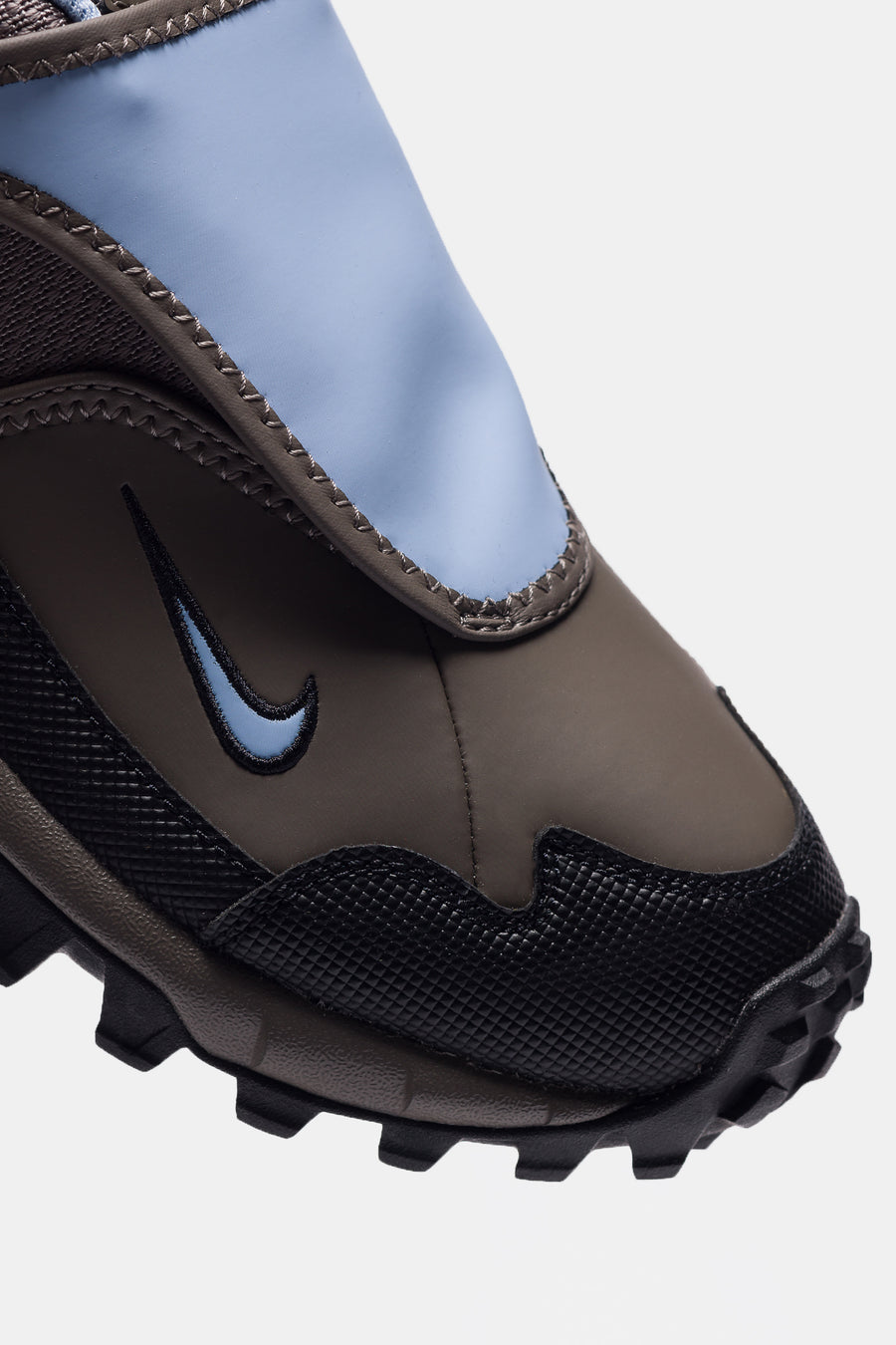Nike ACG Phassad Sneaker in Cave Stone/Aluminum/Cave Stone/Black - Notre
