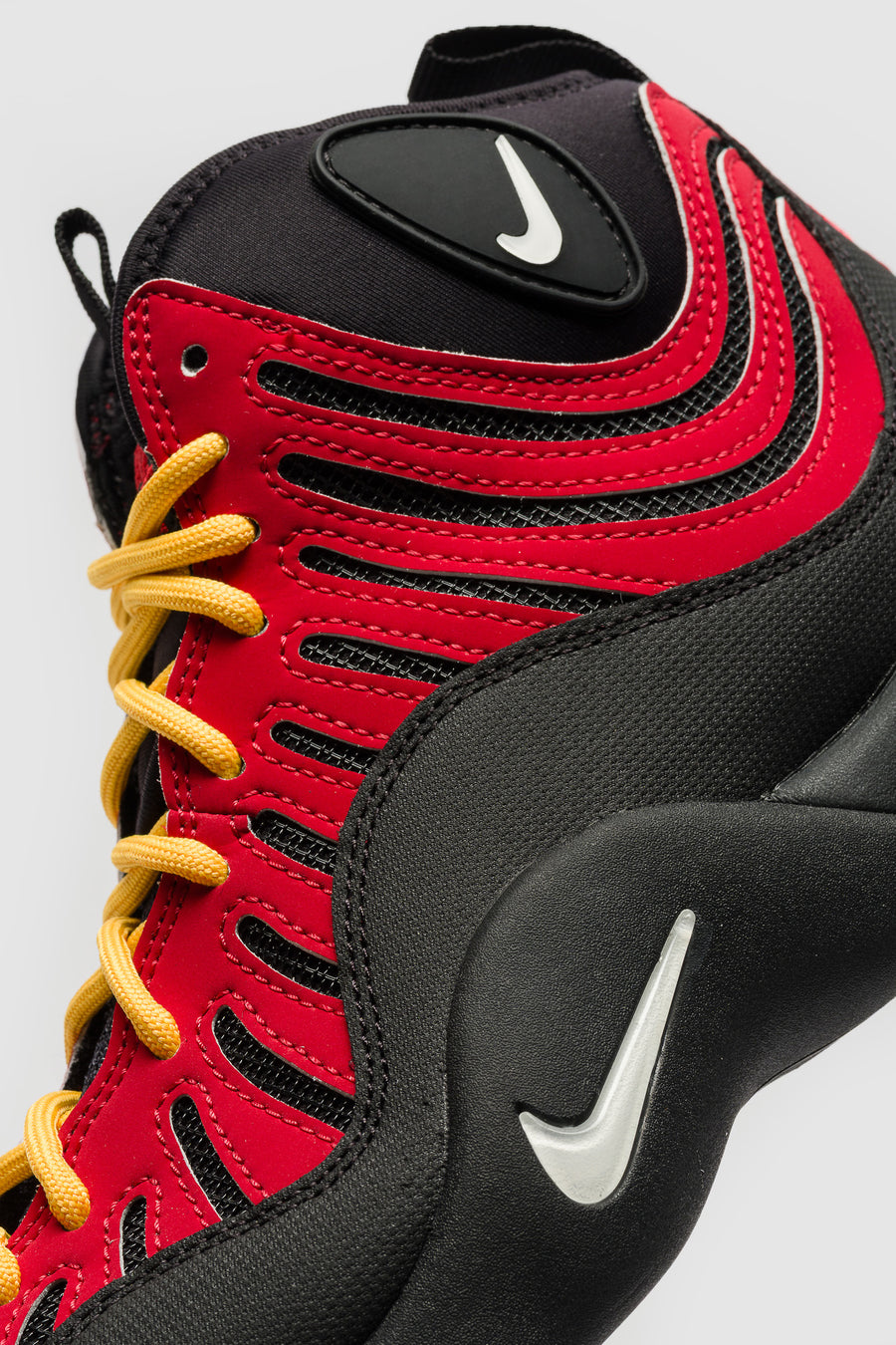 Nike Air Bakin High SP Sneaker in Varsity Red/White/Varsity Maize/Black - Notre