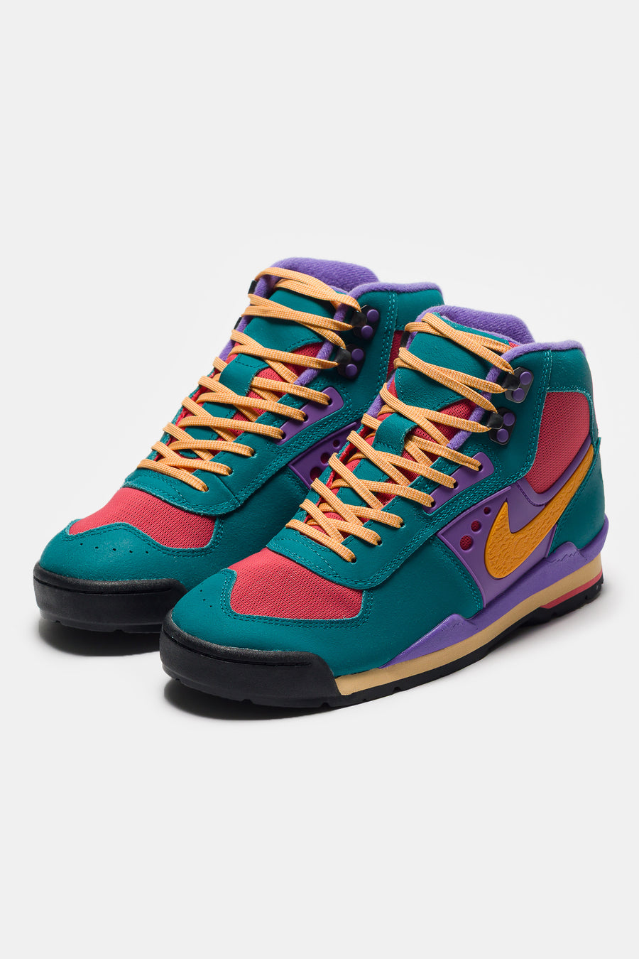 Nike Air Baltoro SP Boot in Bright Spruce/Kumquat/Fruit Punch - Notre