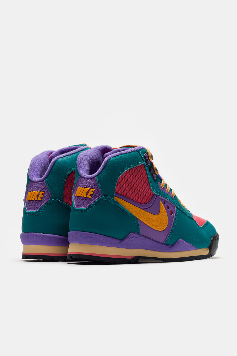 Nike Air Baltoro SP Boot in Bright Spruce/Kumquat/Fruit Punch - Notre