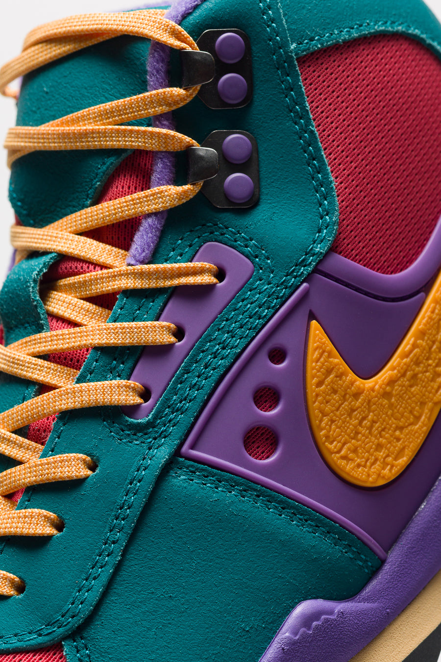 Nike Air Baltoro SP Boot in Bright Spruce/Kumquat/Fruit Punch - Notre