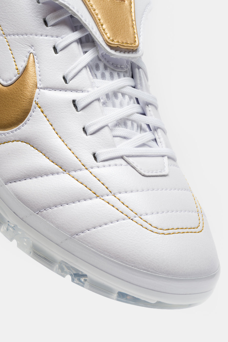 Nike Cryoshot Tiempo Legend R10 OG in White/Metallic Gold/White - Notre
