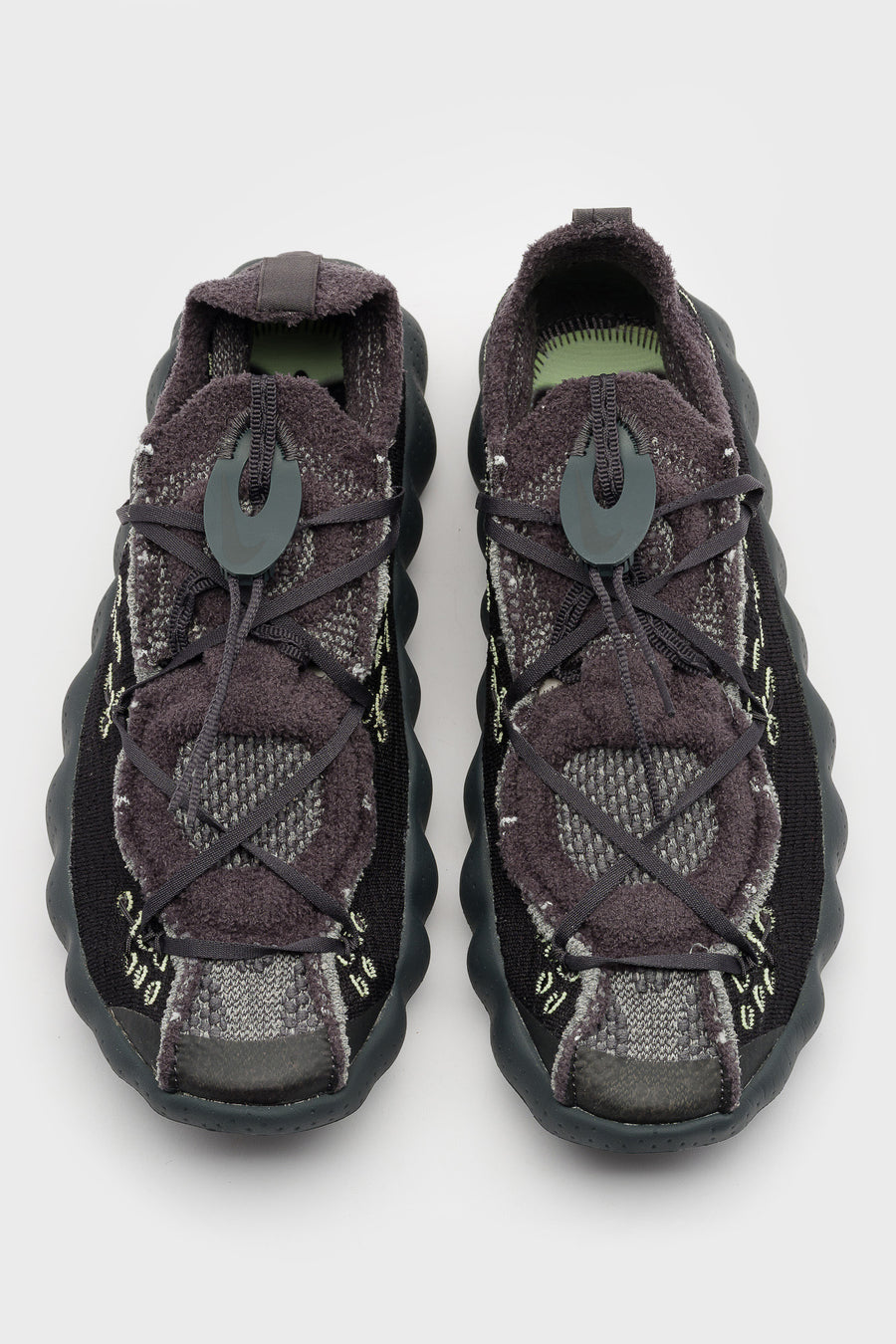 Mind 002 Flyknit Sneaker in Black/Dark Smoke Grey/Anthracite