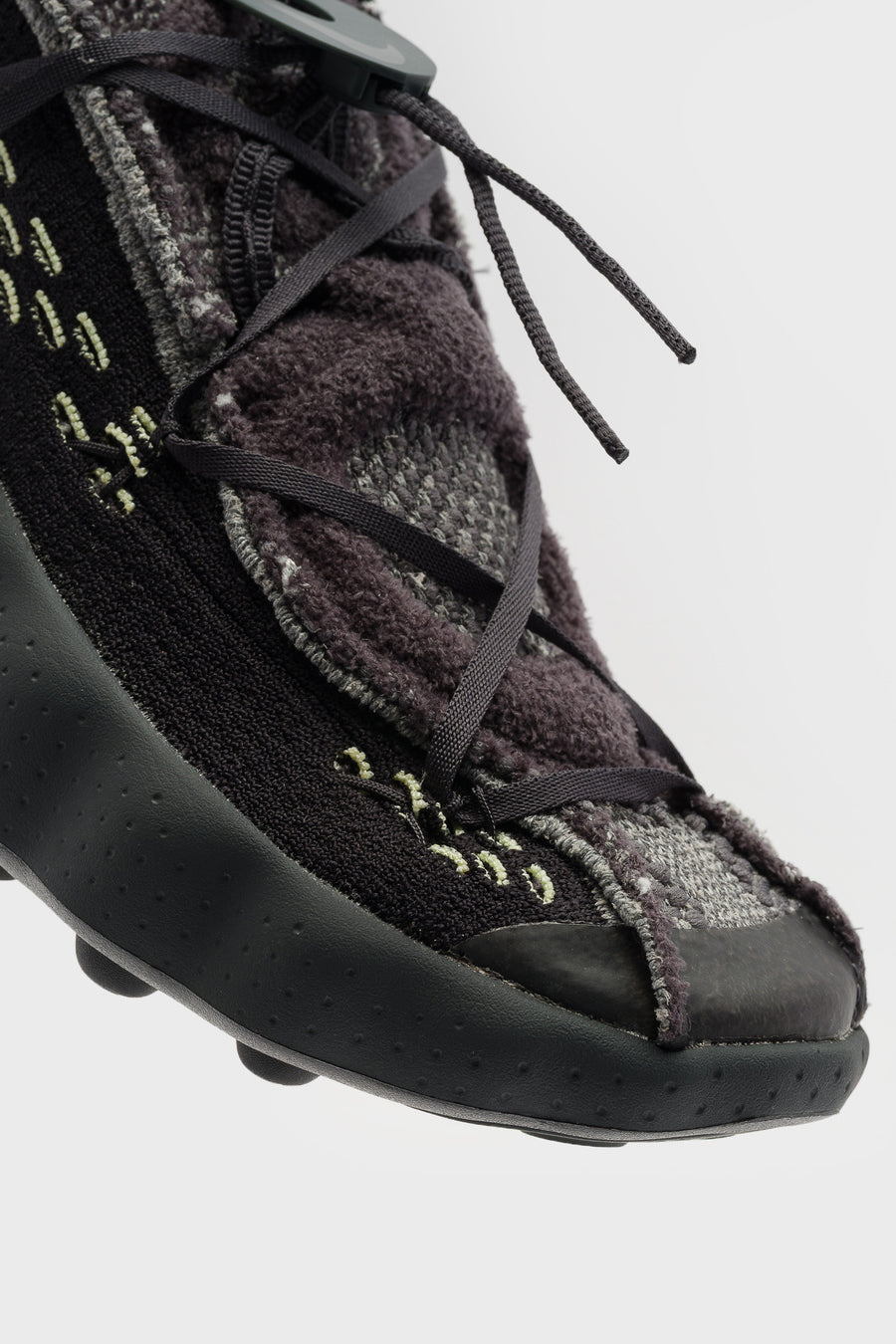 Mind 002 Flyknit Sneaker in Black/Dark Smoke Grey/Anthracite