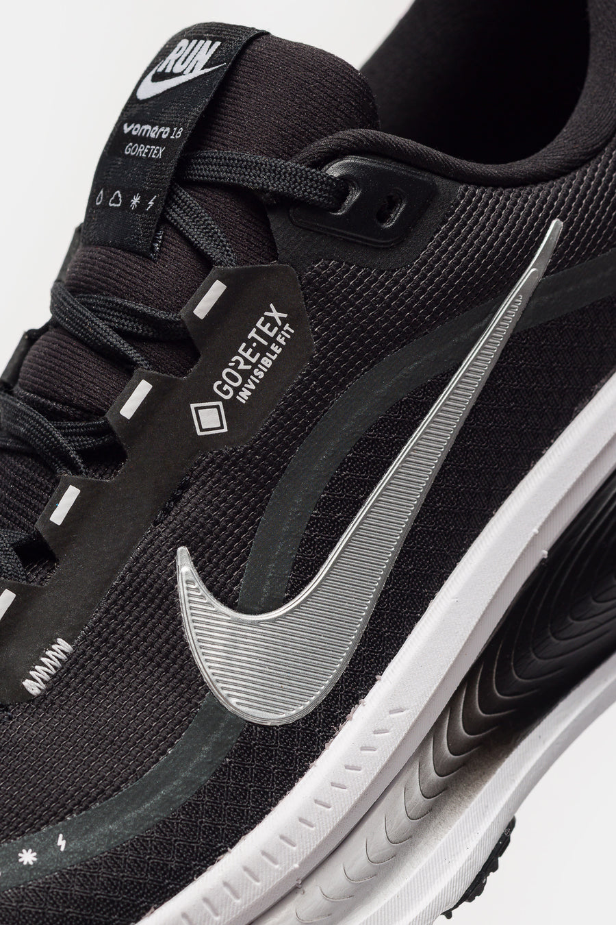 Nike Vomero 18 Gore-Tex Sneaker in Black/Metallic Silver/Anthracite/White - Notre