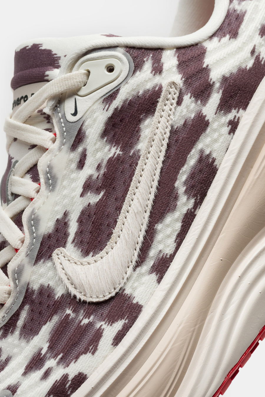 Nike Vomero Plus Sneaker in Sail/University Red/Lt Orewood Brown - Notre