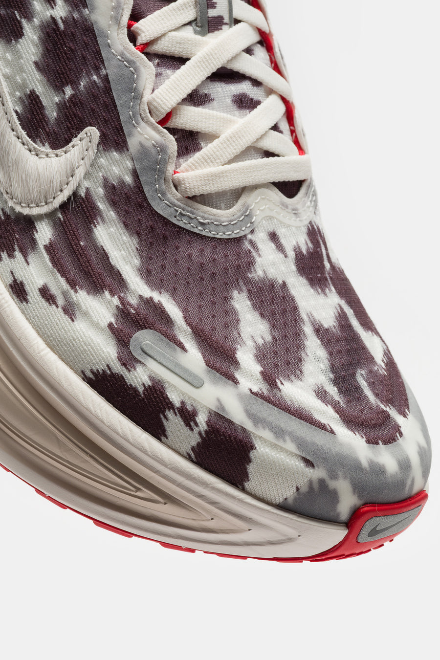 Nike Vomero Plus Sneaker in Sail/University Red/Lt Orewood Brown - Notre